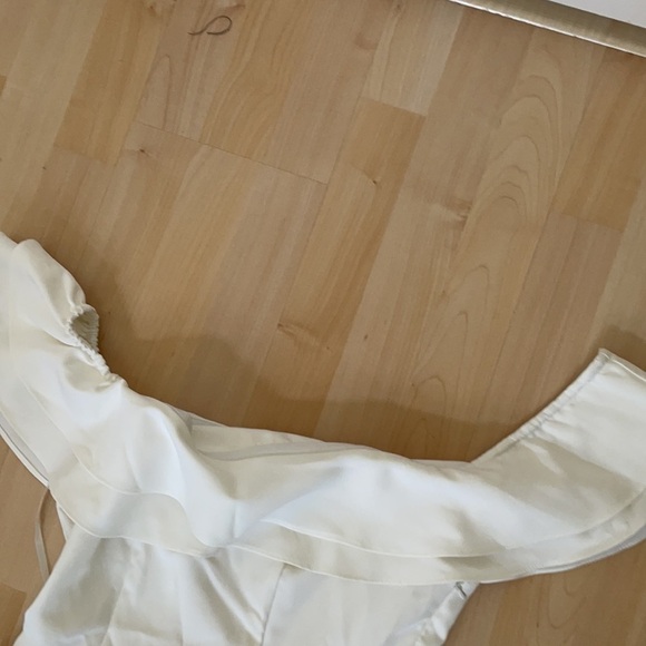 Sensemill Off the Shoulder Ruffle Bodycon Dress - Picture 6 of 8